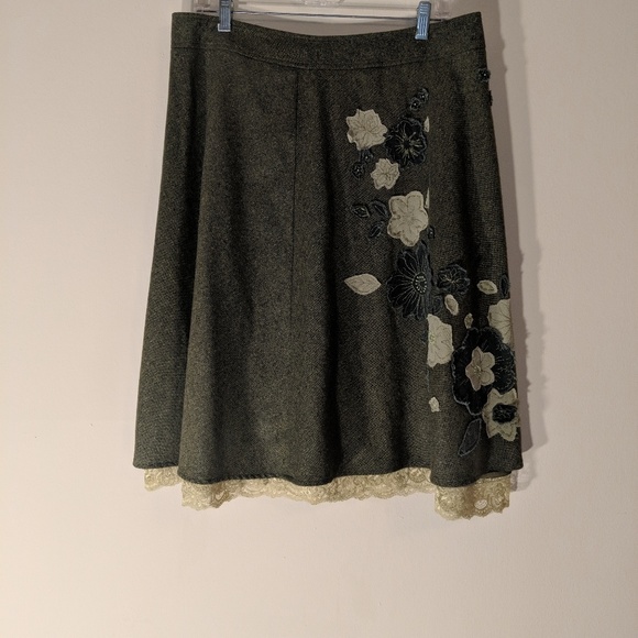 Josephine Chaus Dresses & Skirts - Josephine Chaus green embellished skirt floral